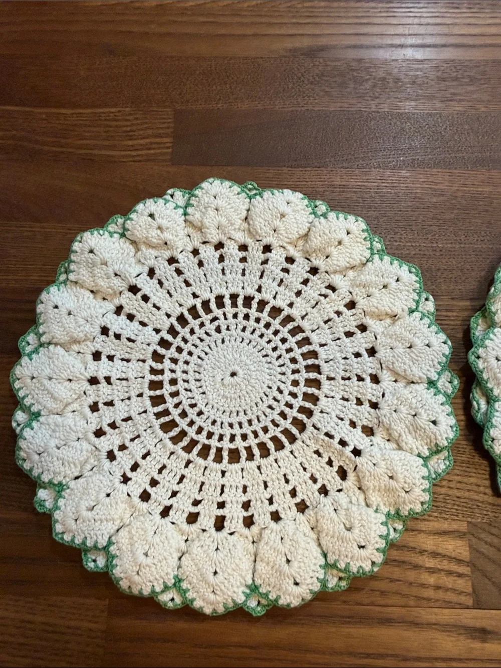 Source Unknown White & Green Crochet Doily Set - 2 Piece